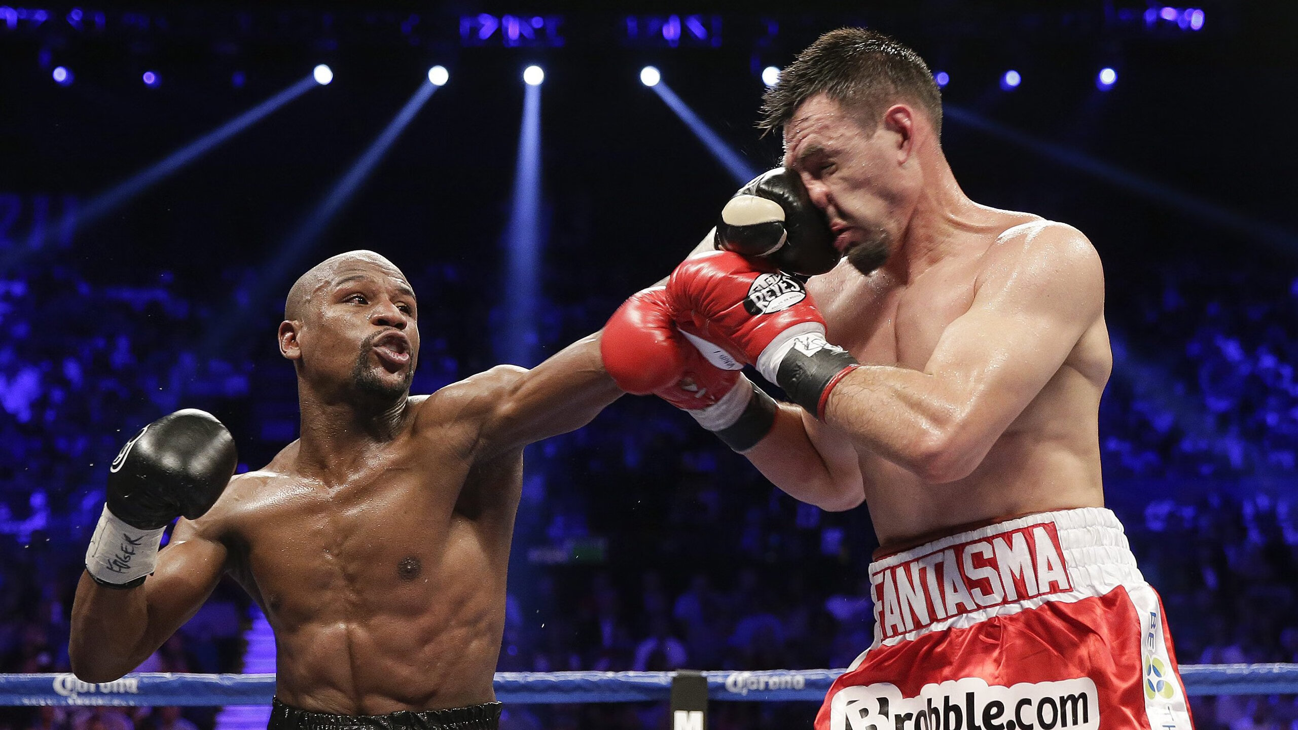 纳迪亚·巴托克莱蒂在女子10000米中获得银牌，2021年8月纳迪亚运气